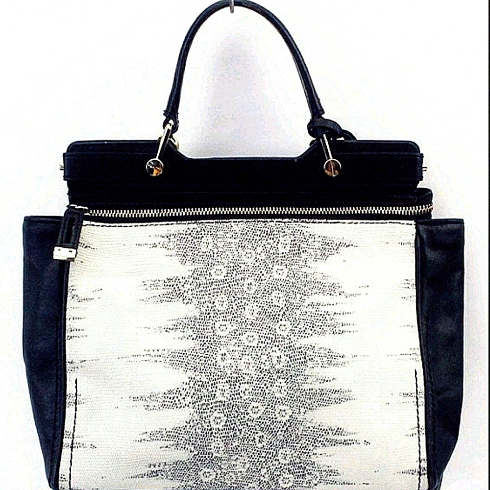 VINCE CAMUTO LEATHER HANDBAG